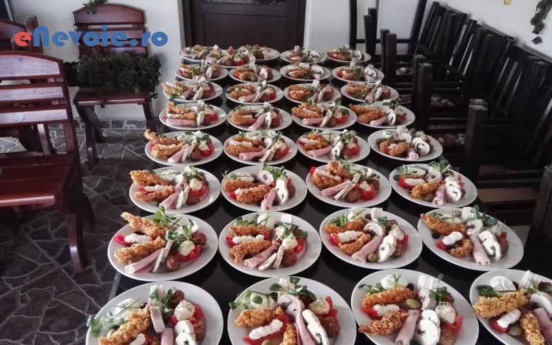 1servicii-catering-organizari-nunti-si-botezuri-organizari-evenimente-organizari-evenimente--adrian-dupoi-.png