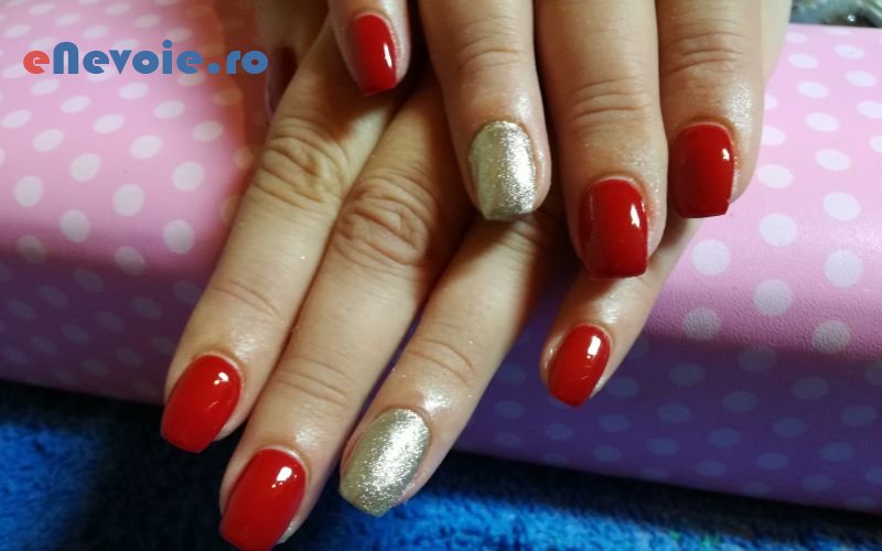 3manichiura-si-pedichiura-cosmetica-relaxare--andreea-patrule.png