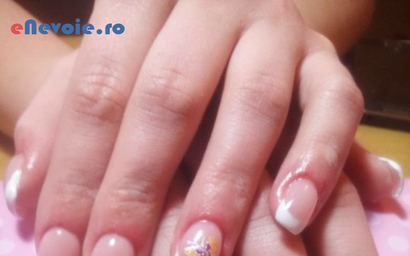 3manichiura-si-pedichiura-cosmetica-relaxare--crina-hrisca-.png