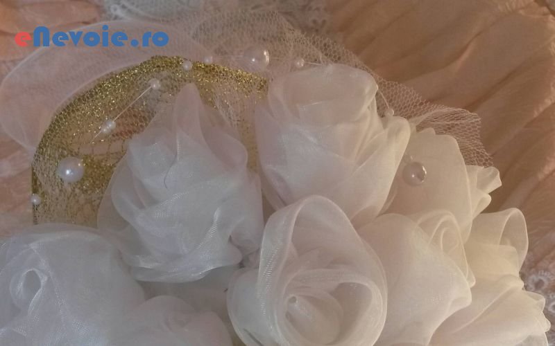 2organizari-evenimente-organizari-evenimente--flori-hartie-.png
