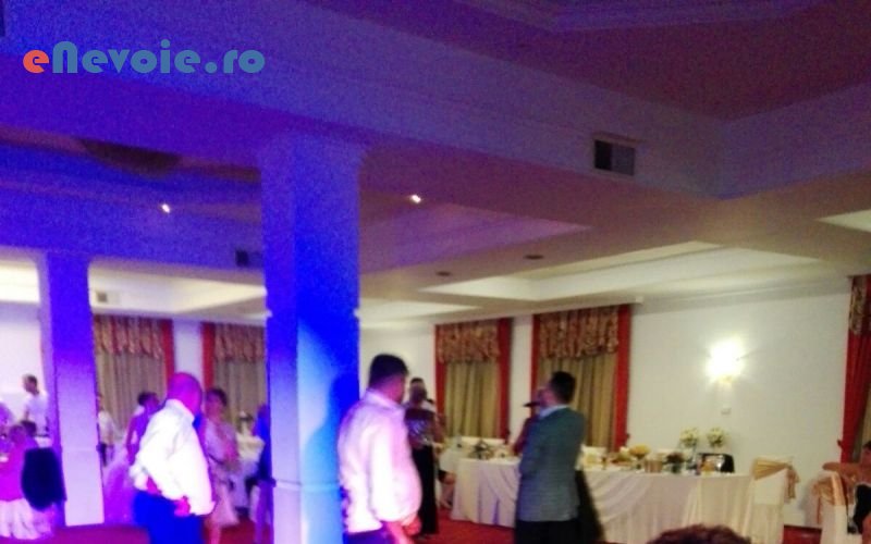 2dj-formatie-muzicala-sonorizare-si-lumini-organizari-evenimente--florin-george.png