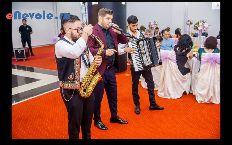 3divertisment-evenimente-formatie-muzicala-organizari-evenimente--formatia-extr.png