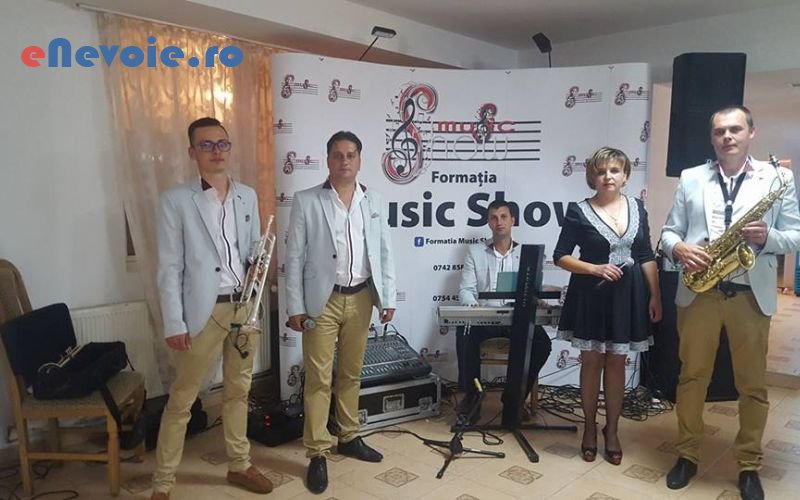 4divertisment-evenimente-formatie-muzicala-sonorizare-si-lumini-organizari-evenimente--formatia-musi.png