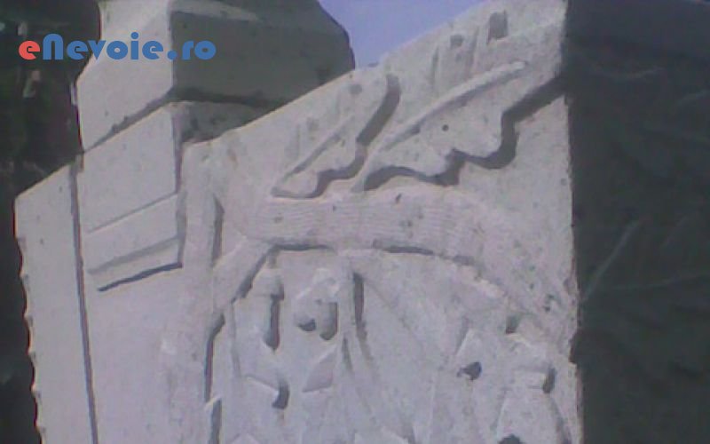 5morminte-si-monumente-funerare-servicii-funerare--micu-precup-3.png
