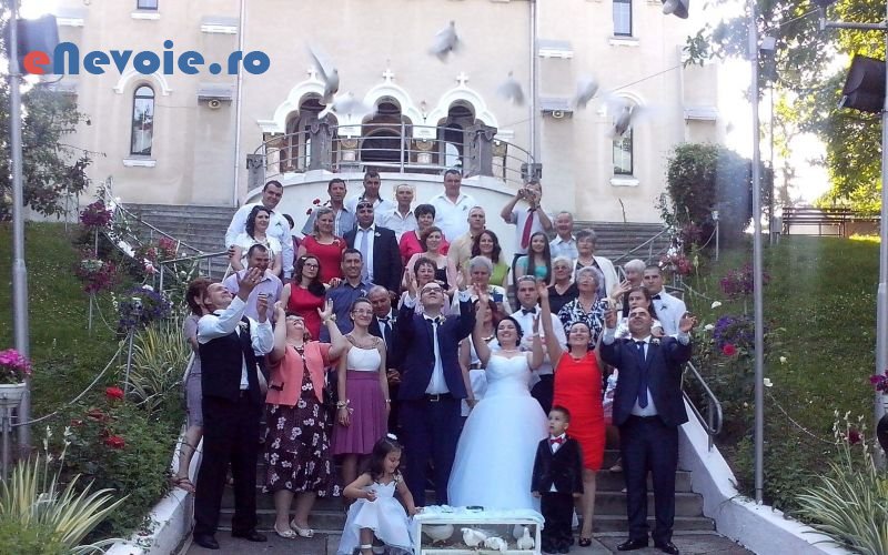 2porumbei-nunta-organizari-evenimente--porumbei-albi.png