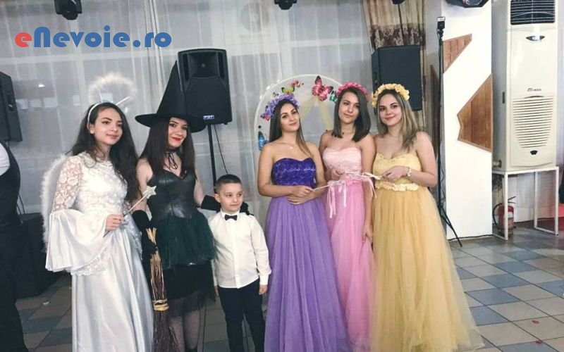 4magicieni-ursitoare-animatie-pentru-copii-divertisment-evenimente-petreceri-tematice-marturii-organizari-nunti-si-botezuri-organiz-raducu-mistic.png
