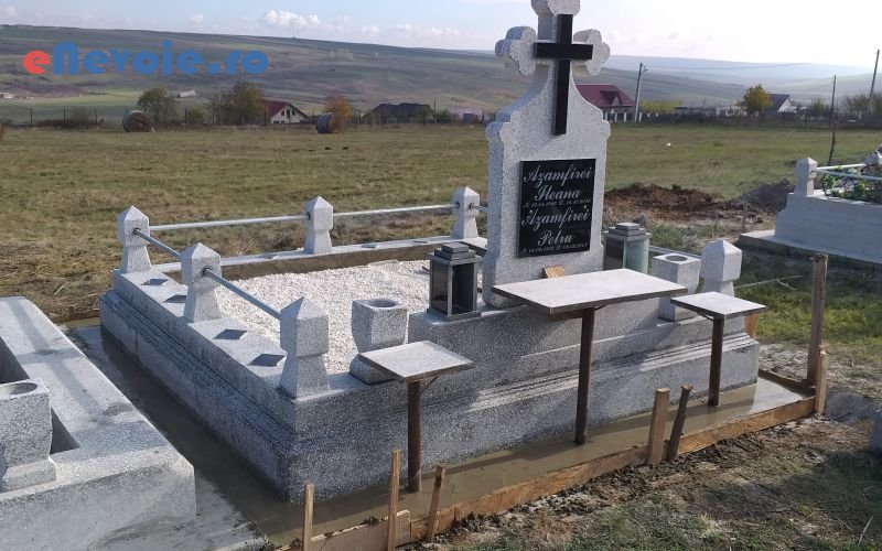 1fotografii-ceramice-morminte-si-monumente-funerare-servicii-funerare--sc-cruci-fune.png