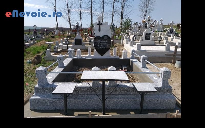 3fotografii-ceramice-morminte-si-monumente-funerare-servicii-funerare--sc-cruci-fune.png