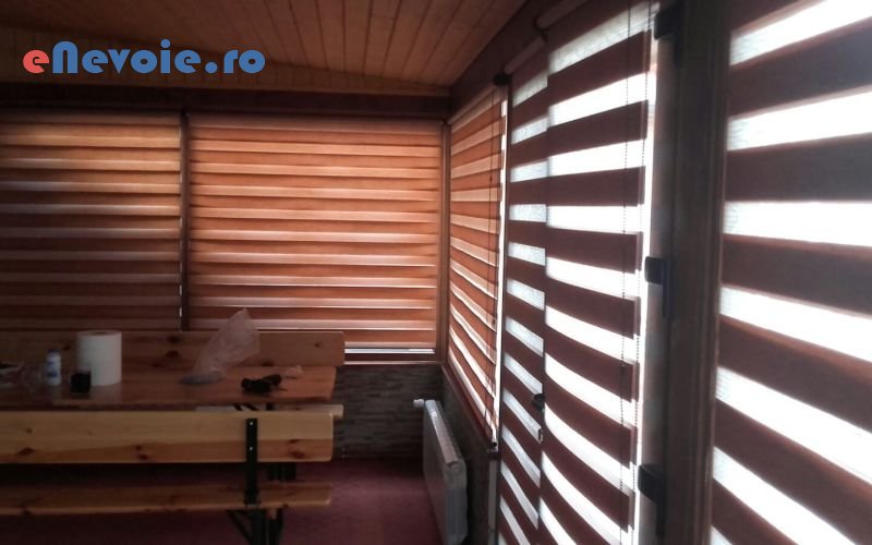 4usi-garaj-plasa-de-insecte-jaluzele-rulouri-exterioare-ferestre-usi-reparatii-tamplarie-tamplarie-aluminiu-tamplarie-pvc-mobilier--sc-dcm-conver.png