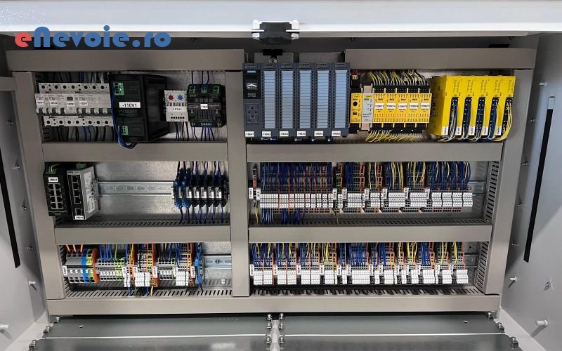 1reparatii-electrice-mentenanta-instalatii-climatizare-instalatii-electrice-sanitare-electrice-termice-gaze--sc-luca-dts-a.png