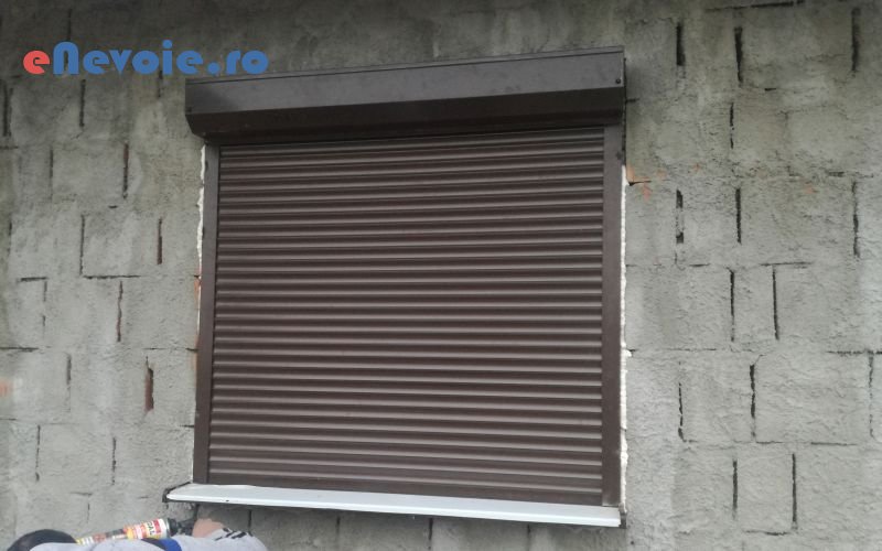 2usi-garaj-plasa-de-insecte-jaluzele-rulouri-exterioare-ferestre-usi-reparatii-tamplarie-tamplarie-aluminiu-tamplarie-pvc-mobilier--sc-pvc-creati.png