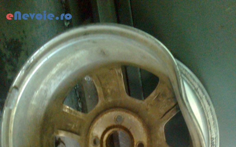 6indreptare-sudura-jante-vulcanizare-auto-auto-moto--sc-tyreservic.png