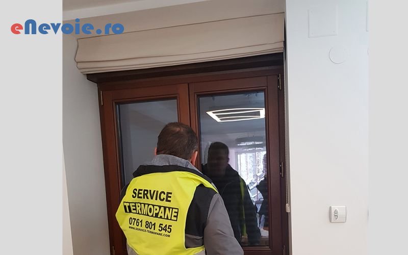 2reparatii-tamplarie-mobilier-si-tamplarie--service-termo.png